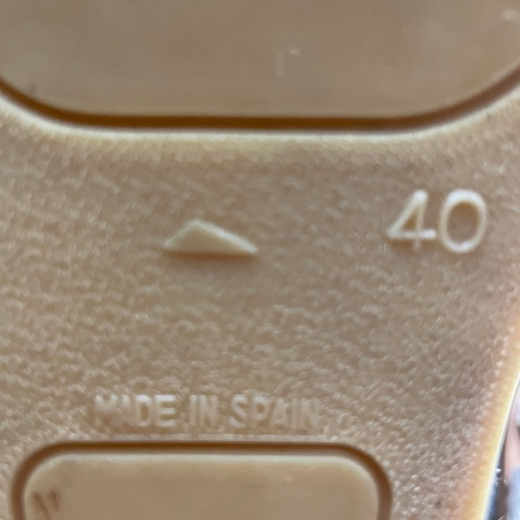 Black slide on sandals - Picture 3 of 3